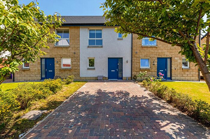 2 Bedroom Terraced House For Sale In Inchgarvie Loan, Oatlands, Glasgow City, G5