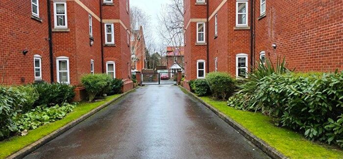 2 Bedroom Flat To Rent In Stanley Road, Manchester, M16