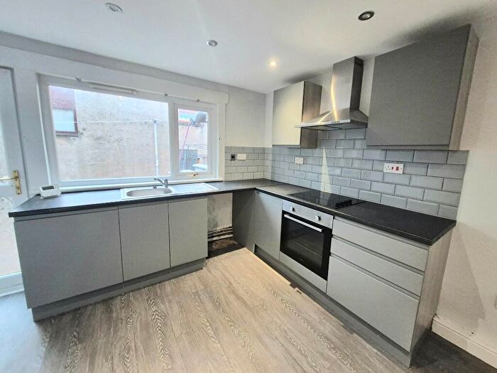 3 Bedroom End Of Terrace House For Sale In Craigieburn Road, G67