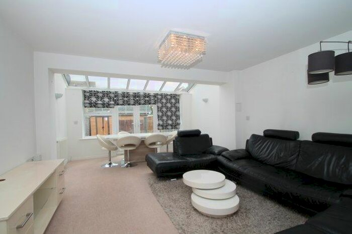 3 Bedroom Terraced House To Rent In Erickson Gardens, Bromley, BR2