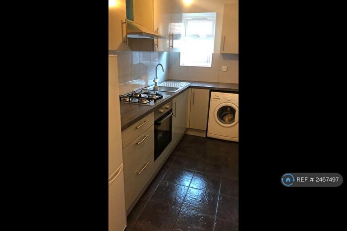 1 Bedroom Flat To Rent In Downham Way, Bromley, BR1