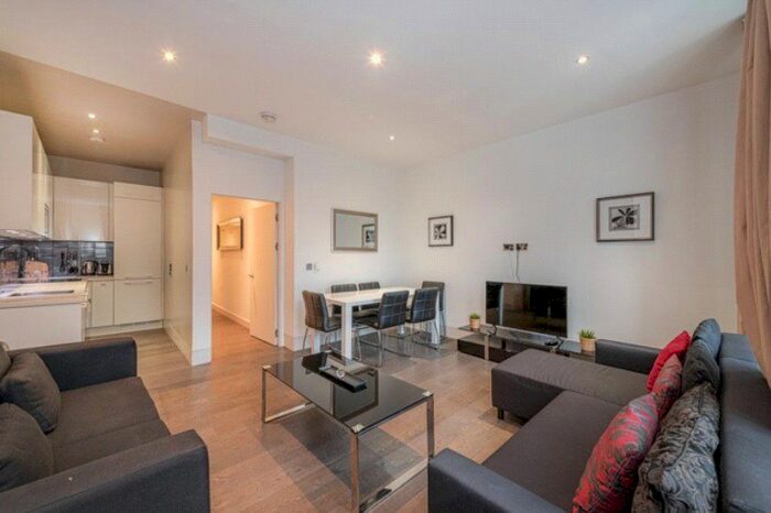 2 Bedroom Property To Rent In Buckingham Palace Road, London, SW1W