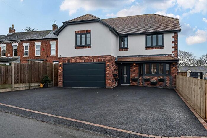 5 Bedroom Detached House For Sale In Pumphouse Lane, Redditch, B97