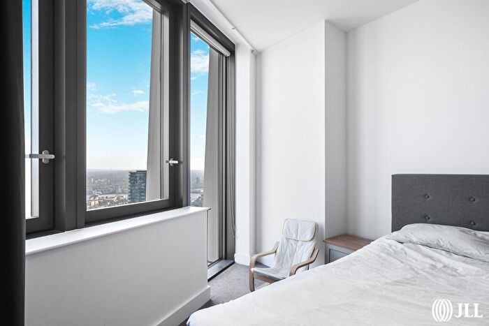 2 Bedroom Flat To Rent In Amory Tower, Marsh Wall, E14