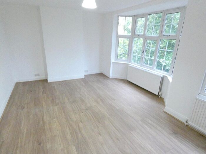 2 Bedroom Flat To Rent In Faircross Mansions, Longbridge Road, Barking, IG11