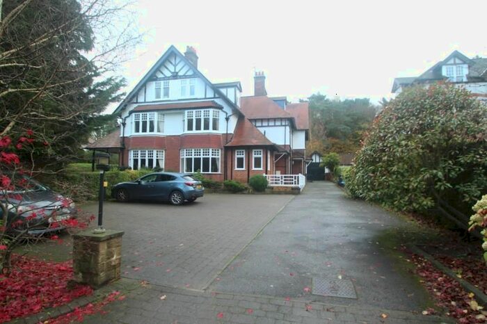 3 Bedroom Flat To Rent In Cornwall Road, Harrogate, HG1