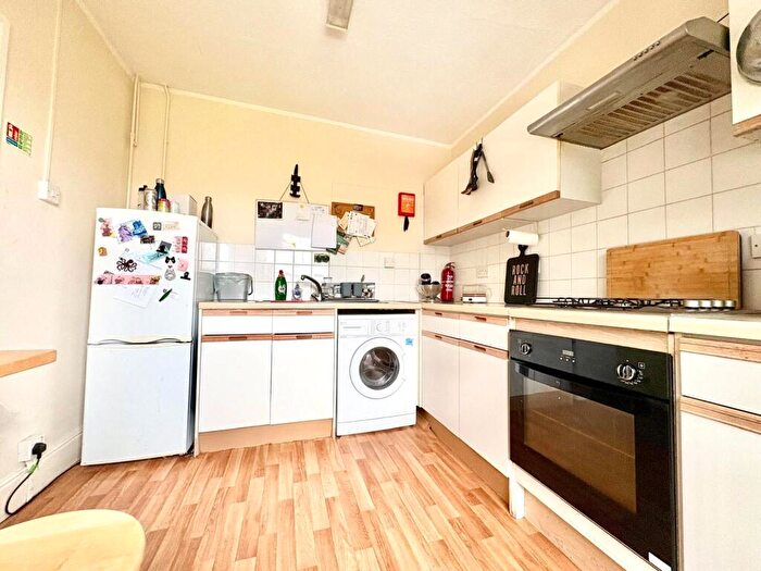 1 Bedroom Maisonette To Rent In Baker Street, Reading, Berkshire, RG1