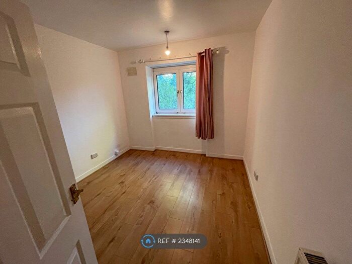 2 Bedroom Flat To Rent In Burnfield Road, Glasgow, G43