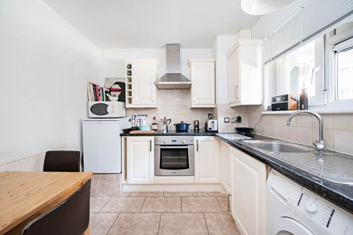 1 Bedroom Flat For Sale In Central Street, Clerkenwell, London, EC1V