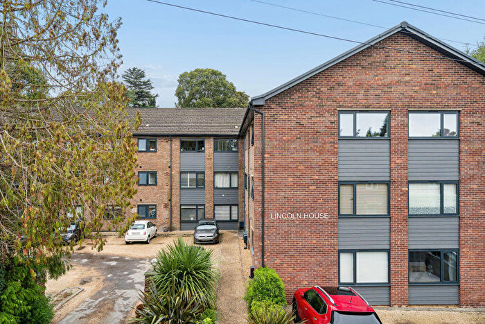 1 Bedroom Flat For Sale In Brookfield Road, Wooburn Green, HP10