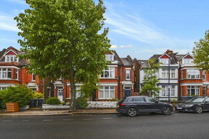 1 Bedroom Flat For Sale In Dyne Road, London, NW6
