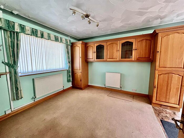 3 Bedroom Detached Bungalow For Sale In Buckshaft Road, Cinderford, GL14