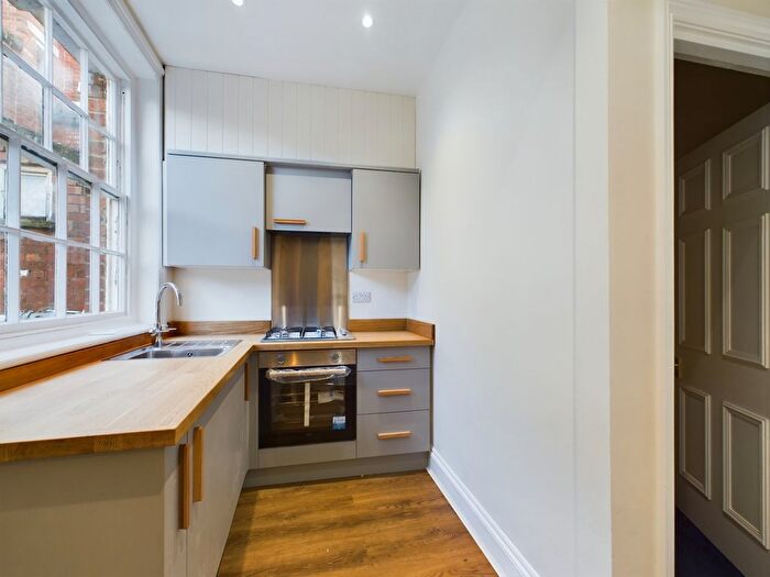 1 Bedroom Flat To Rent In Church Street, Stroud, Gloucestershire, GL5