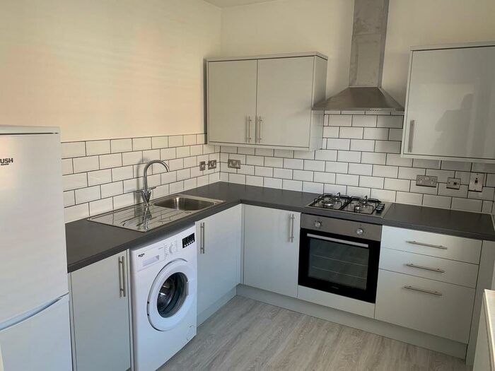 2 Bedroom Apartment To Rent In Durham Street, Cardiff, CF11