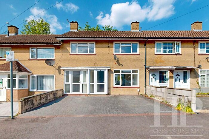 3 Bedroom Terraced House For Sale In Broomdashers Road, Crawley, RH10