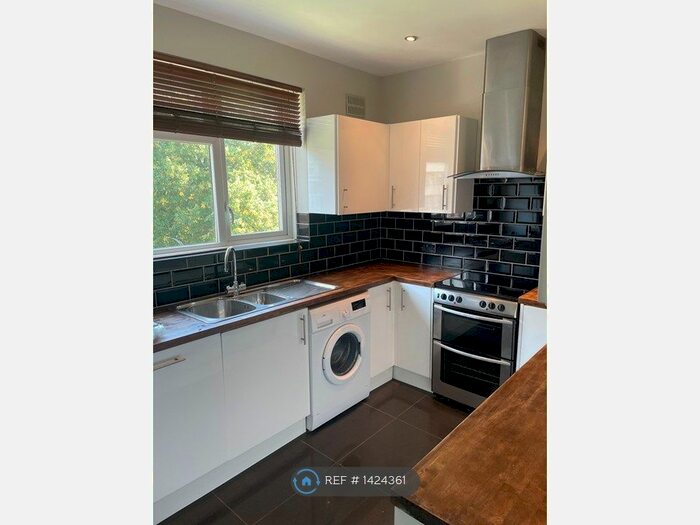 2 Bedroom Flat To Rent In Wydeville Manor Road, London, SE12
