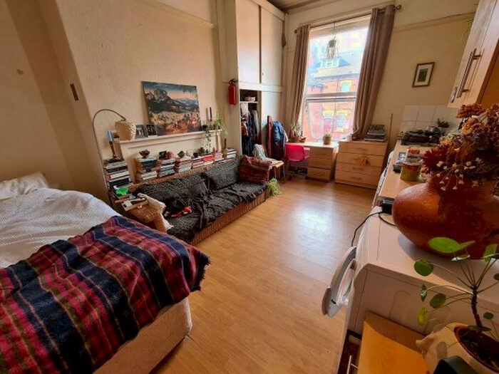 1 Bedroom House To Rent In Hyde Park Road, Leeds, LS6