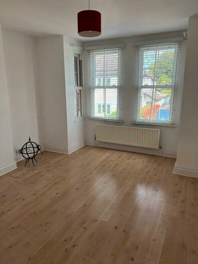 1 Bedroom Flat To Rent In Green Lane, Hersham, Walton On Thames, KT12