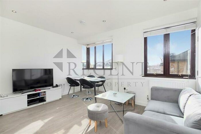 1 Bedroom Apartment To Rent In Latour House, Hanworth Lane, KT16