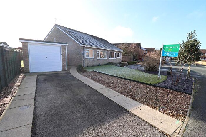 2 Bedroom Semi-Detached Bungalow For Sale In Westfield Road, Pocklington, York, YO42