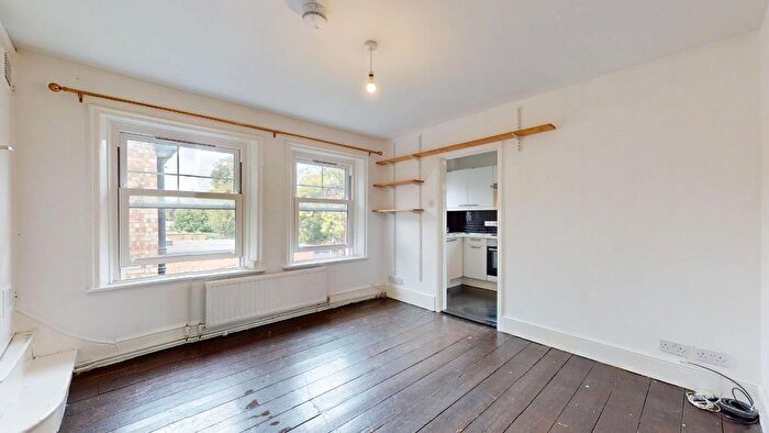 2 Bedroom Flat To Rent In Westbeech Road, Wood Green, N22