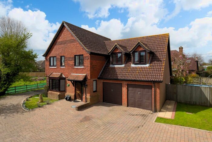 5 Bedroom Detached House For Sale In Homelands Close, Sellindge, Ashford, TN25