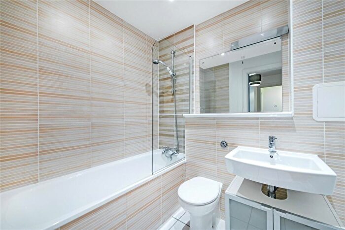 2 Bedroom Apartment To Rent In Ursula Gould Way, E14