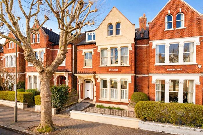 2 Bedroom Flat For Sale In Streathbourne Road, Balham, SW17