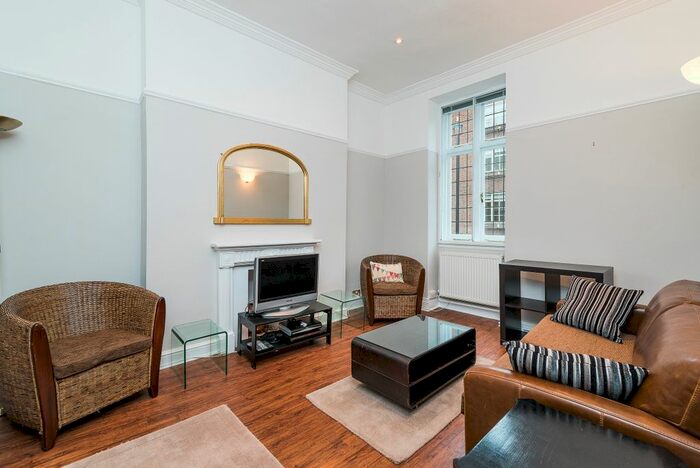 1 Bedroom Flat To Rent In Thayer Street, Marylebone, London, W1U