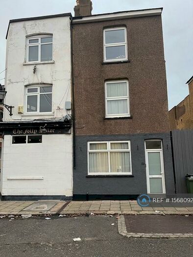 4 Bedroom Semi-Detached House To Rent In West Street, Sheerness, ME12