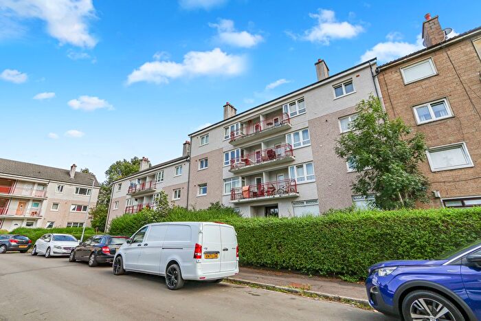 2 Bedroom Flat For Sale In Fieldhead Drive, Glasgow, G43