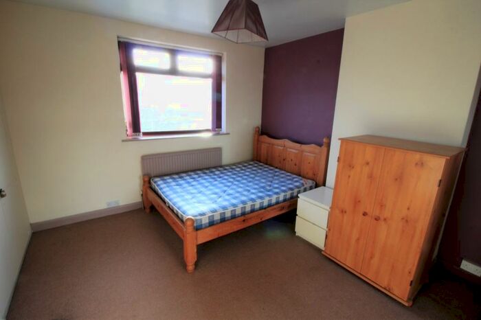3 Bedroom Terraced House To Rent In Belton Road, Leicester, LE3