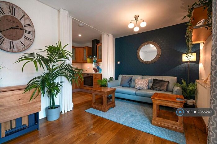 1 Bedroom Flat To Rent In Glenlee Gardens, Edinburgh, EH8