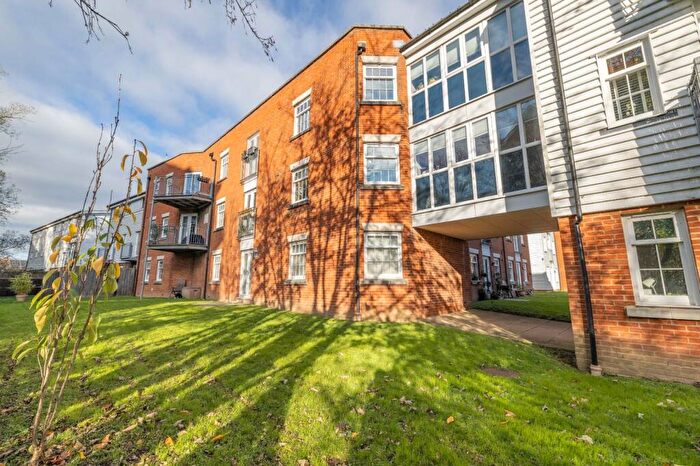 2 Bedroom Flat For Sale In Waters Edge, Canterbury, Kent, CT1