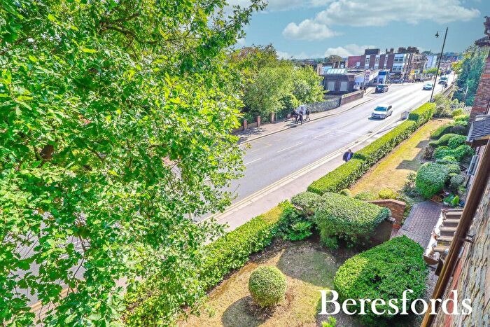 1 Bedroom Apartment For Sale In Huskards, Waldegrave Gardens, RM14