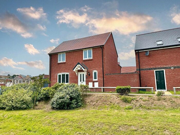 2 Bedroom Detached House For Sale In Curtis Way, Weymouth, DT4