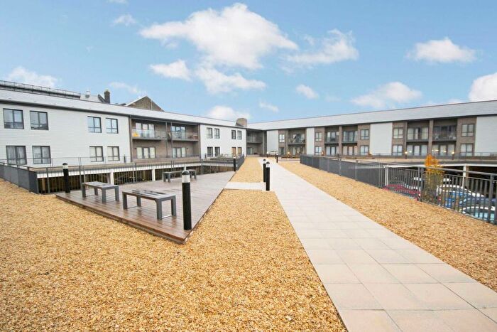 1 Bedroom Flat For Sale In King House, Firefly Avenue, Swindon, SN2