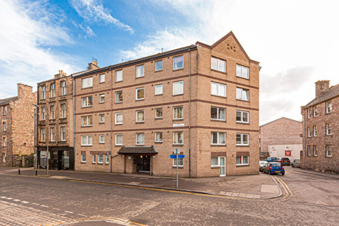 1 Bedroom Retirement Property For Sale In / East Crosscauseway, Newington, EH8