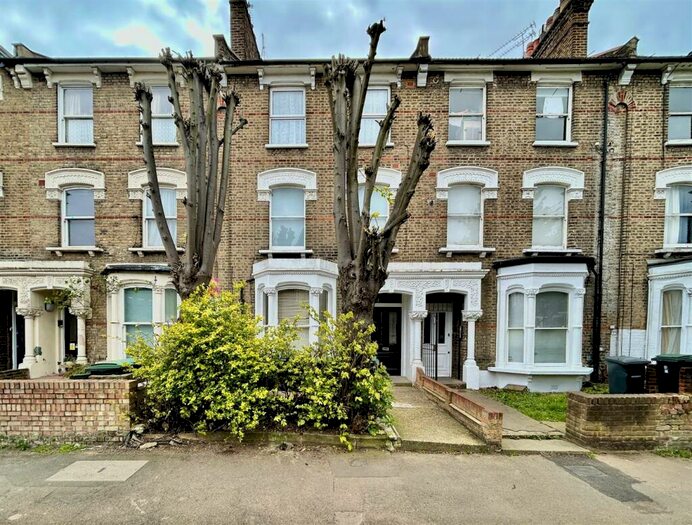Studio To Rent In Oxford Road, Stroud Green, N4