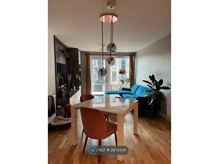 2 Bedroom Flat To Rent In Hampden Road, London, N8