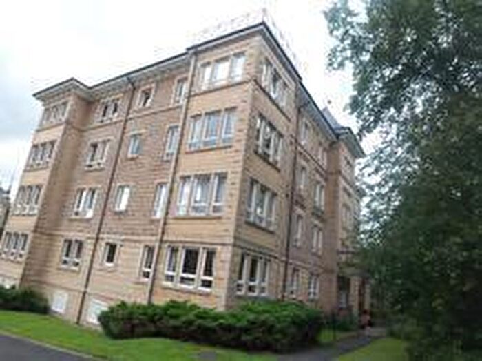 2 Bedroom Flat To Rent In Cleveden Road Flat / At, G12