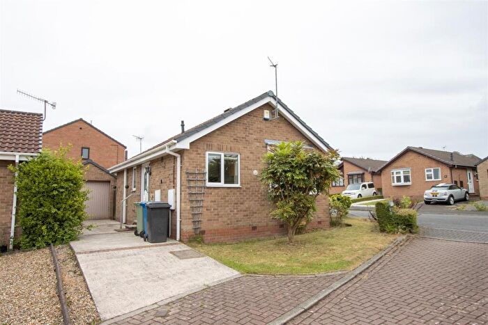 2 Bedroom Detached Bungalow For Sale In Northmoor Close, Brimington, Chesterfield, S43