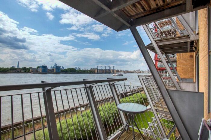 2 Bedroom Apartment To Rent In Naxos Building, Hutchings Street, Canary Wharf, E14