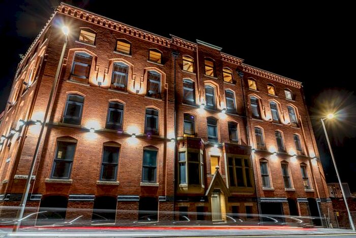 3 Bedroom Flat To Rent In Globe House, Southall Street, Manchester, M3