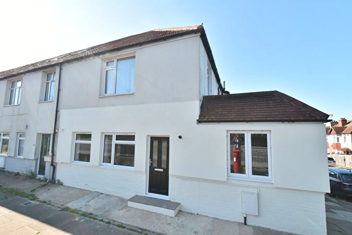 1 Bedroom Flat To Rent In Old Shoreham Road, Hove, BN3