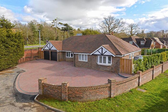 4 Bedroom Bungalow For Sale In Castle Dene, Maidstone, ME14