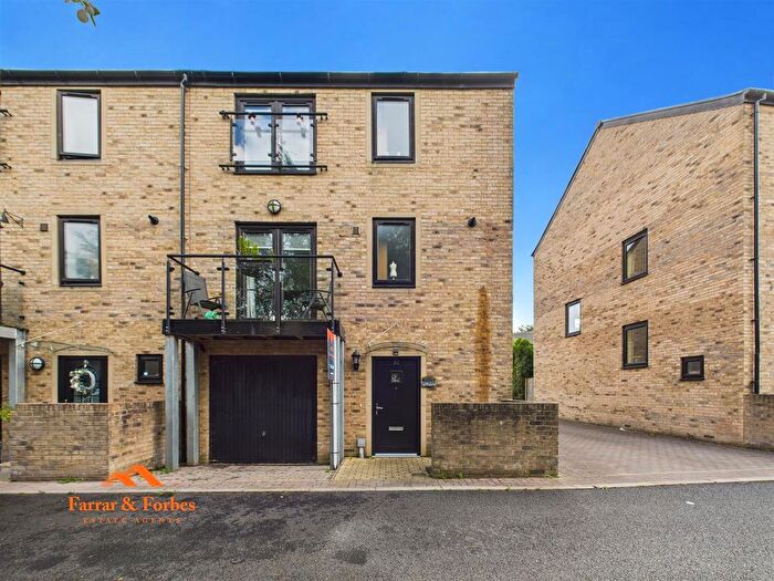 4 Bedroom Town House For Sale In Wilding Way, Padiham, Burnley, BB12