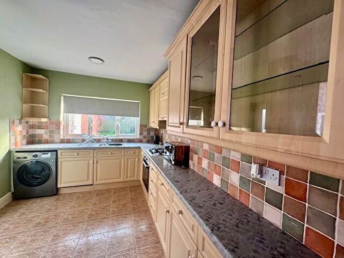 3 Bedroom Semi Detached House To Rent In Russell Drive, Wollaton, NG8