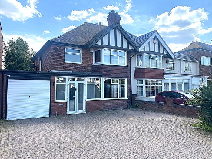 3 Bedroom Semi-Detached House To Rent In Queslett Road, Birmingham, B43