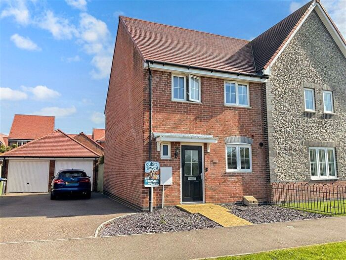 3 Bedroom Semi-detached House For Sale In Benjamin Gray Drive, Littlehampton, West Sussex, BN17